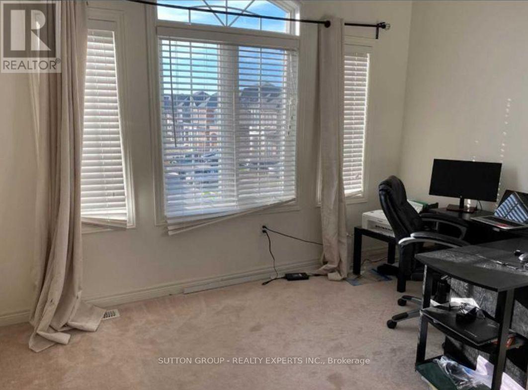 67 Vezna Crescent, Brampton (Credit Valley), Ontario  L6X 5K5 - Photo 7 - W12588460