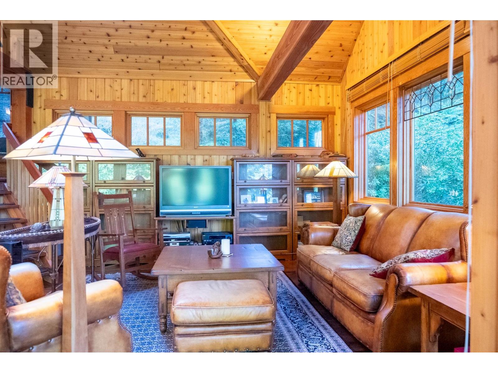 8807 Ainslie Point Road, Pender Island, British Columbia  V0N 2M3 - Photo 11 - R3051996