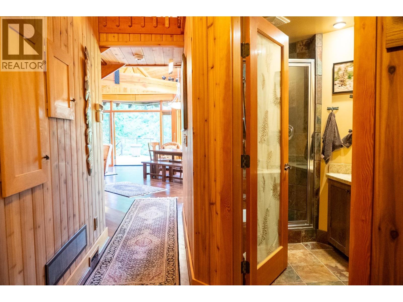 8807 Ainslie Point Road, Pender Island, British Columbia  V0N 2M3 - Photo 36 - R3051996