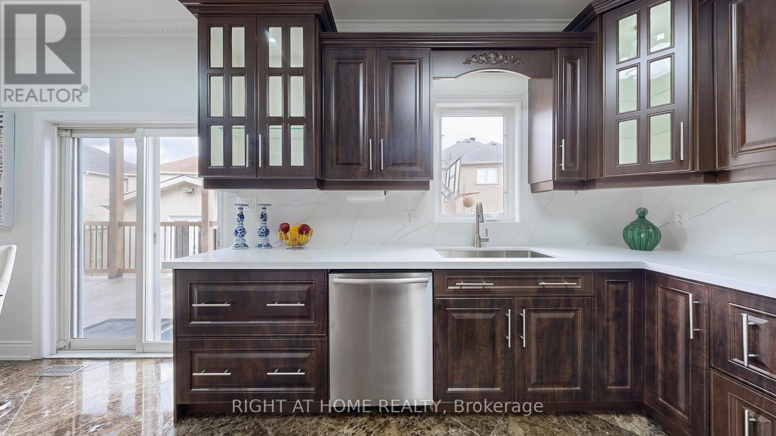 419 Elson Street, Markham, Ontario  L3S 4T8 - Photo 11 - N12584360