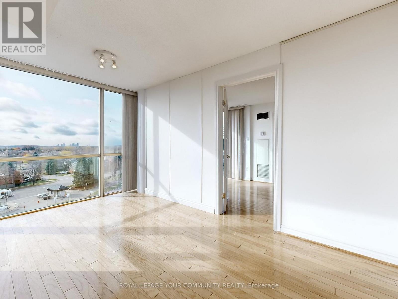 810 - 30 Harding Boulevard W, Richmond Hill, Ontario  L4C 9M3 - Photo 9 - N12588472