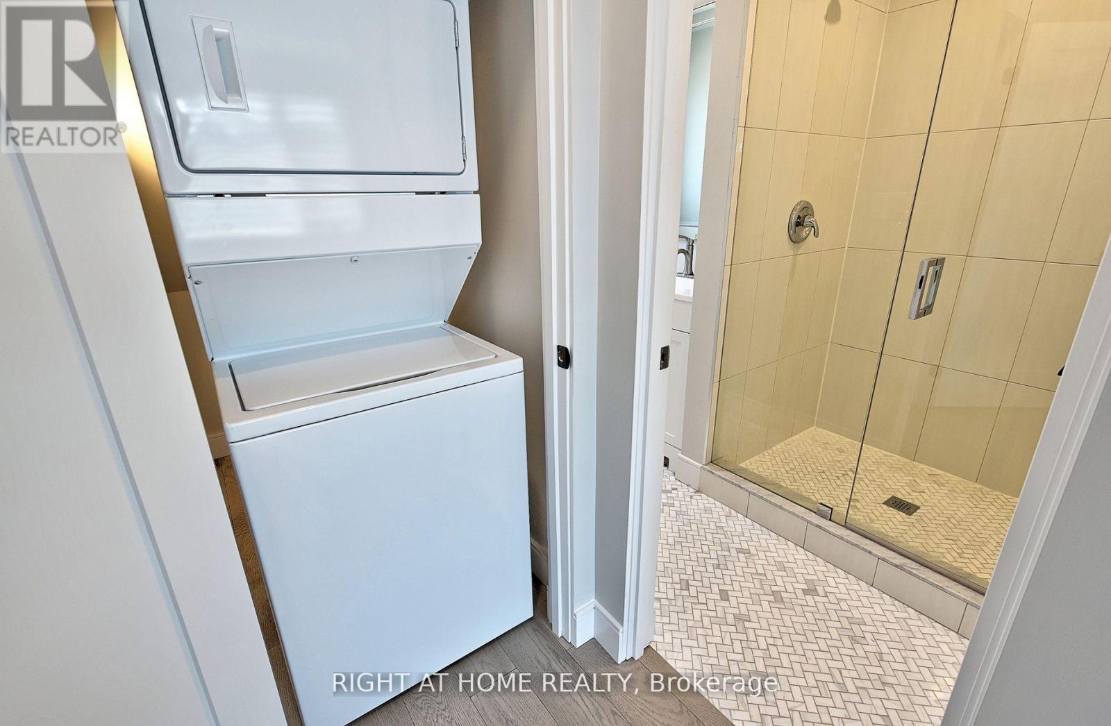 5 - 106 Lappin Avenue, Toronto, Ontario  M6H 1Y4 - Photo 10 - W12588478