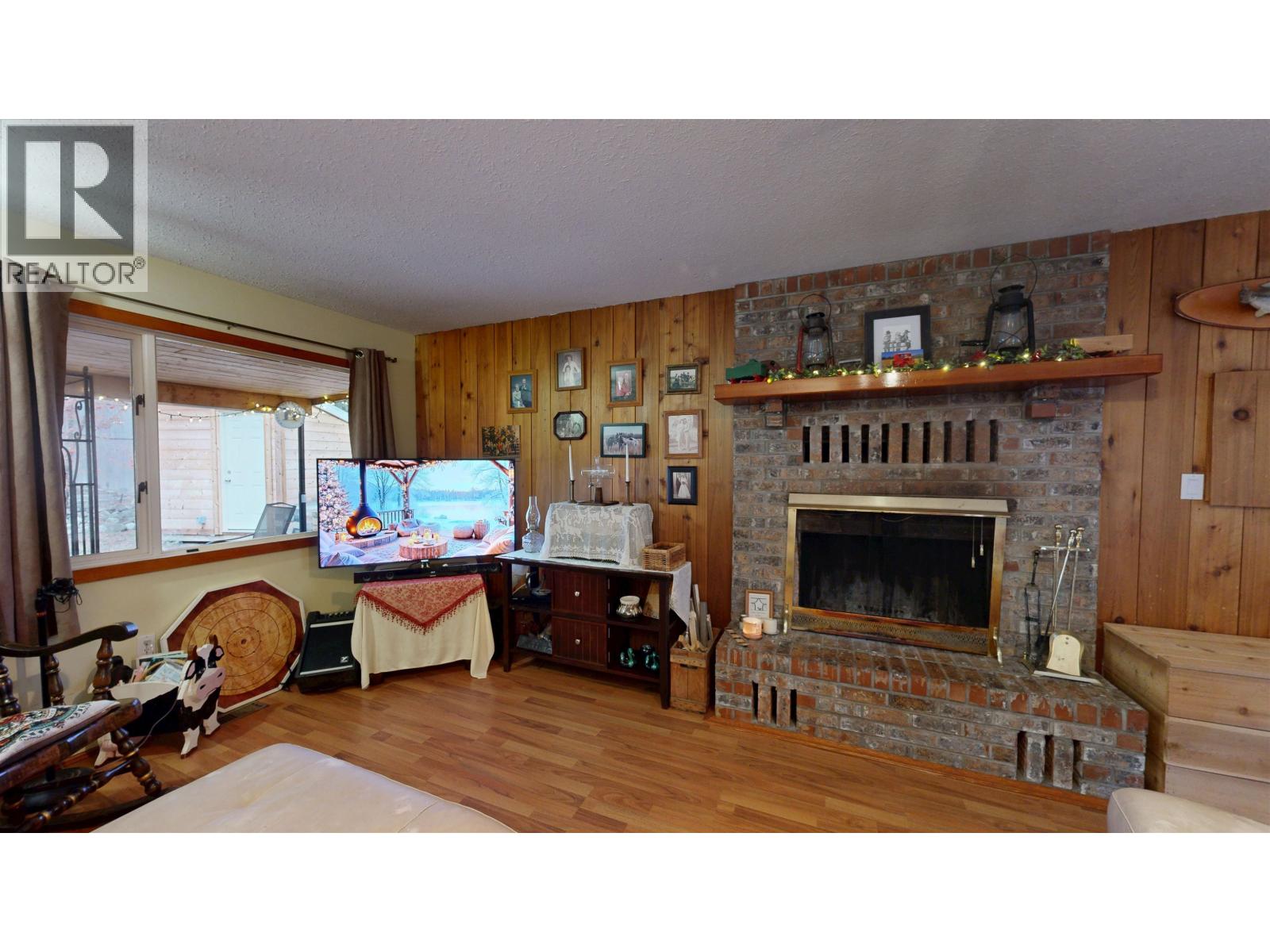 3743 Emerald Crescent, Lac La Hache, British Columbia  V0K 1T0 - Photo 16 - R3071043