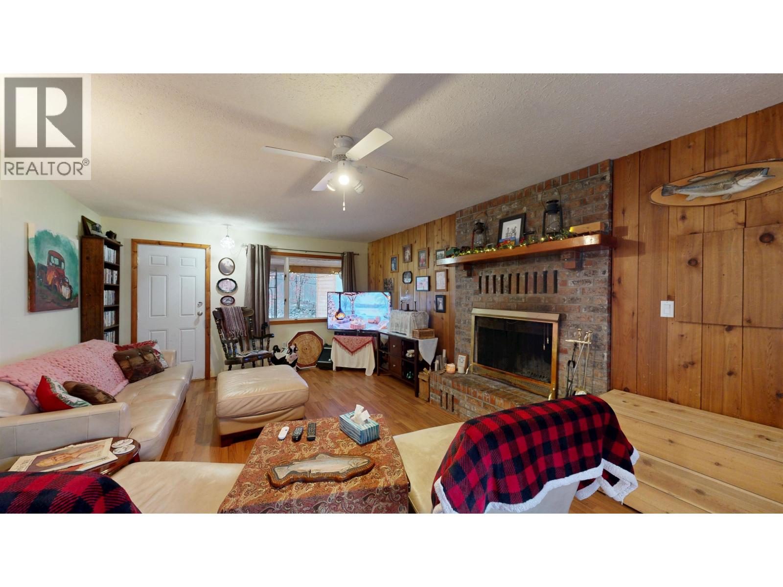 3743 Emerald Crescent, Lac La Hache, British Columbia  V0K 1T0 - Photo 17 - R3071043