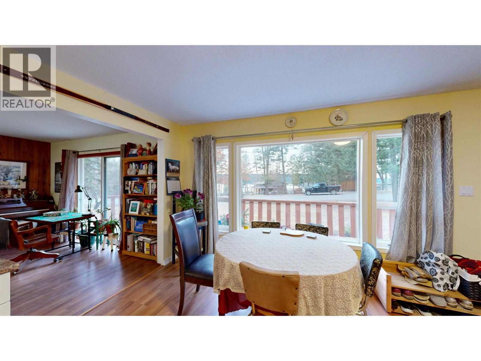 3743 Emerald Crescent, Lac La Hache, British Columbia  V0K 1T0 - Photo 20 - R3071043