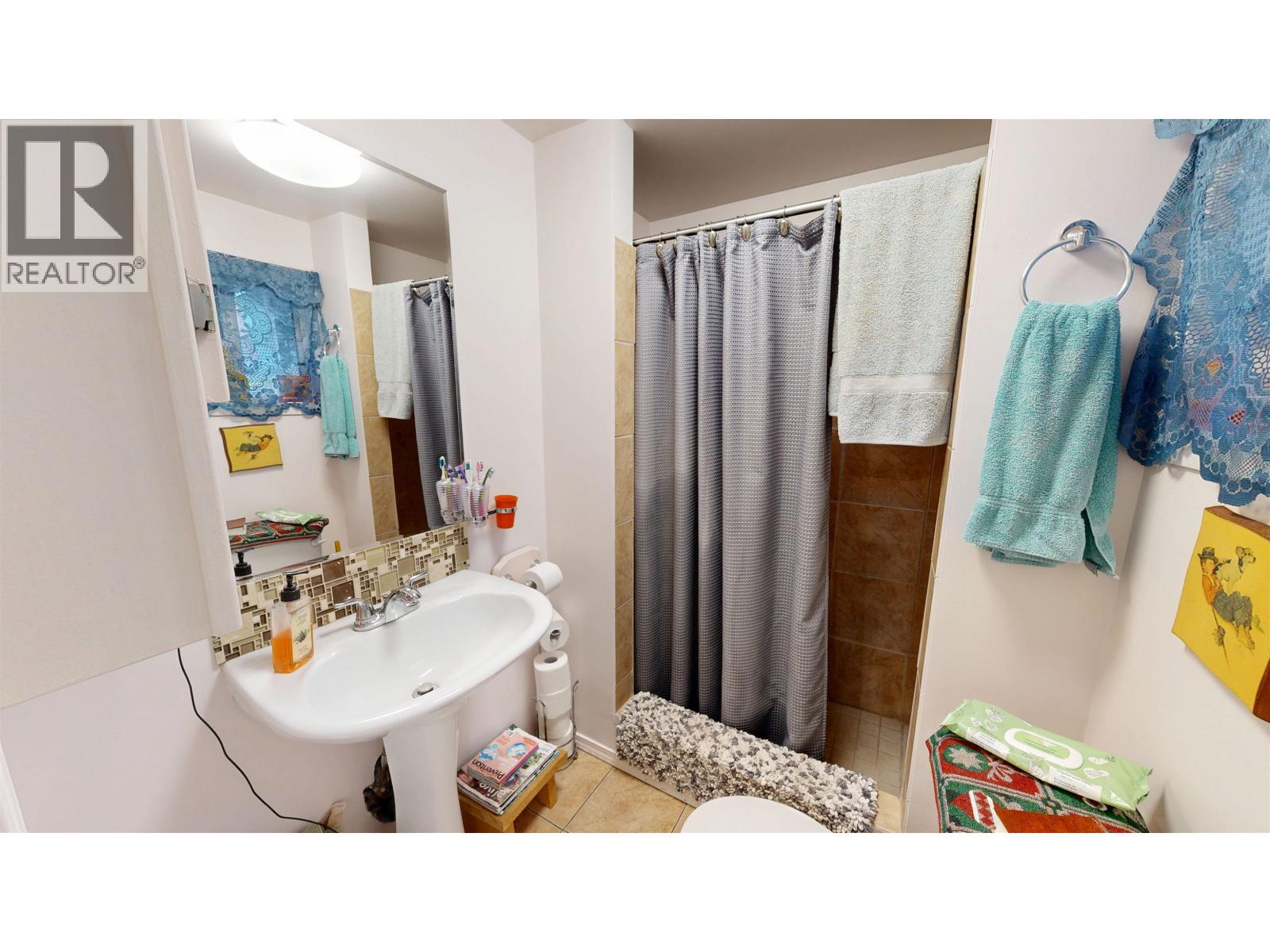 3743 Emerald Crescent, Lac La Hache, British Columbia  V0K 1T0 - Photo 24 - R3071043