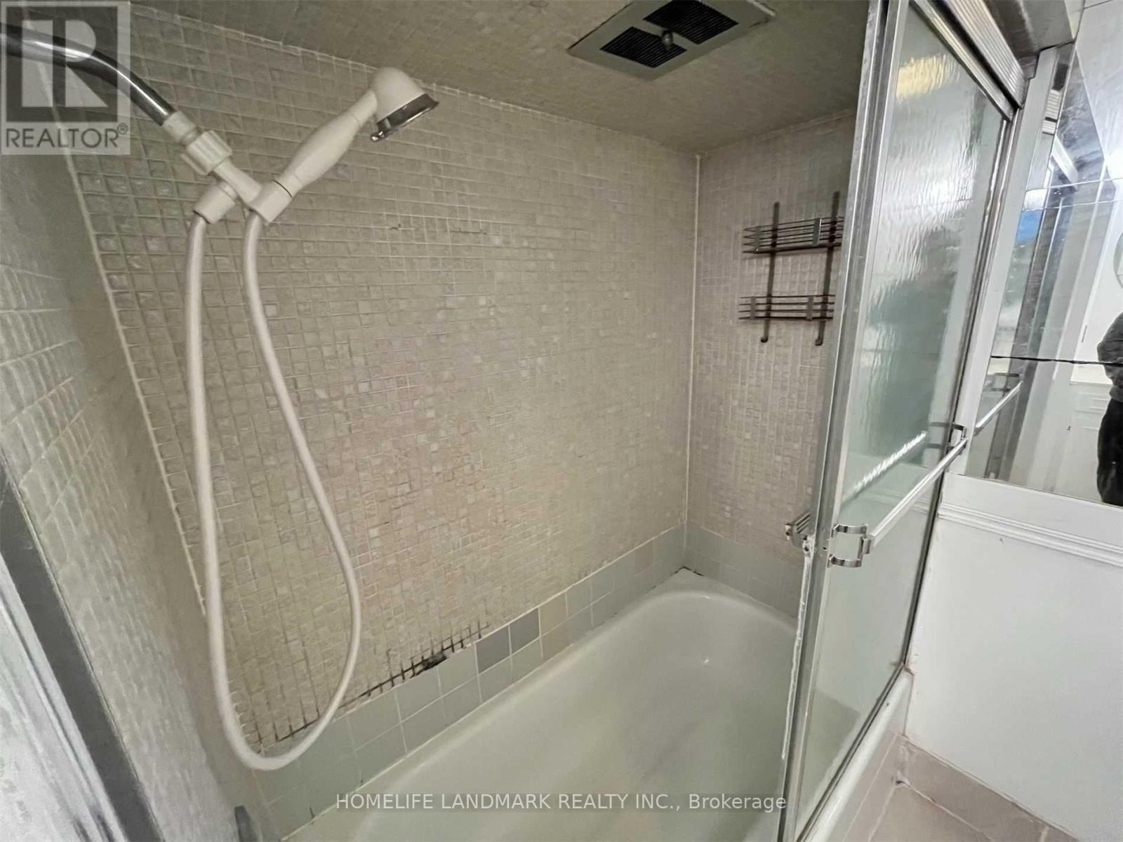 102 Billington Crescent, Toronto, Ontario  M3A 2G6 - Photo 5 - C12441883