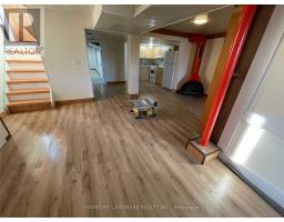 102 BILLINGTON CRESCENT, Toronto, Ontario