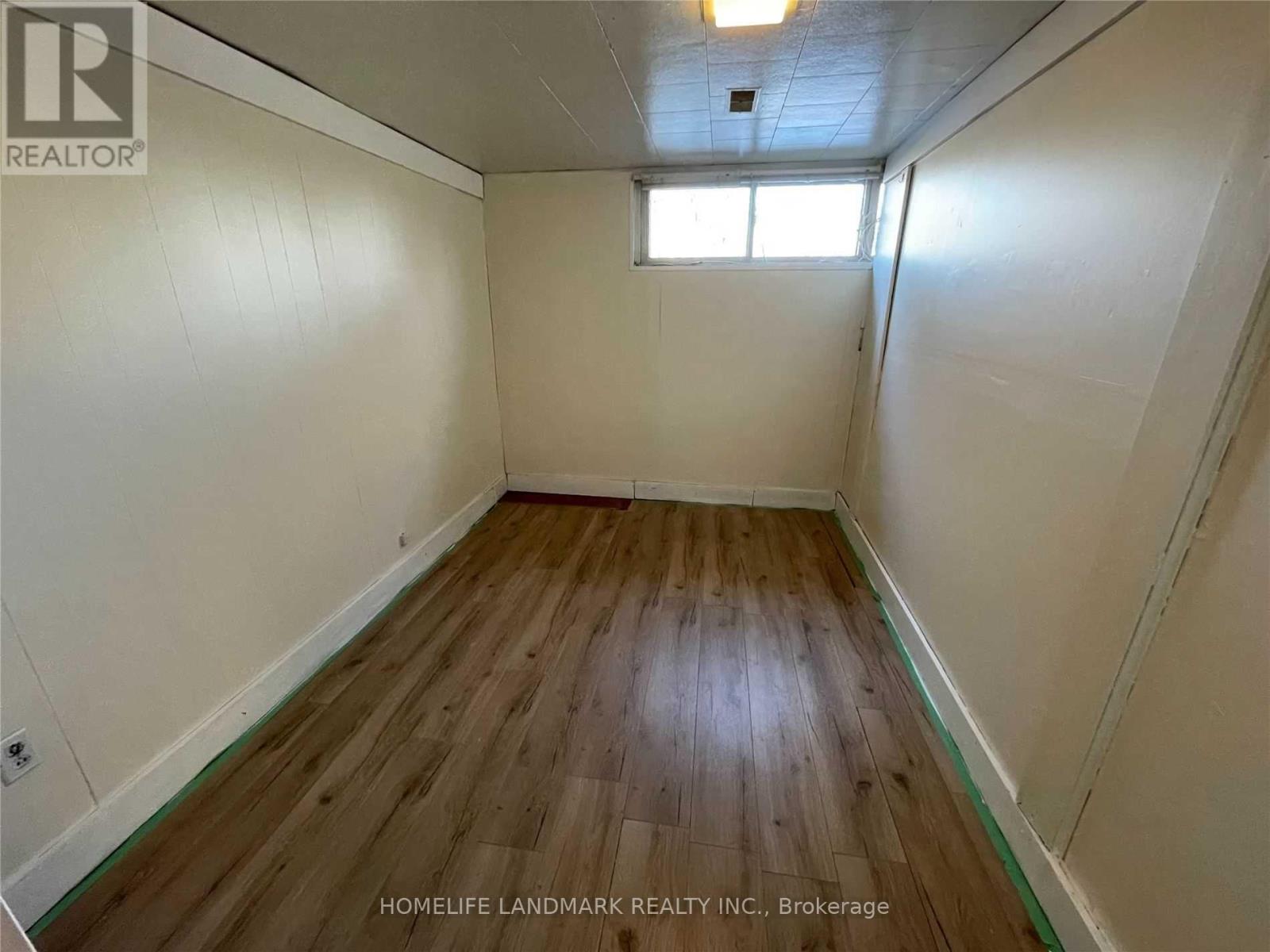 102 Billington Crescent, Toronto, Ontario  M3A 2G6 - Photo 3 - C12441883