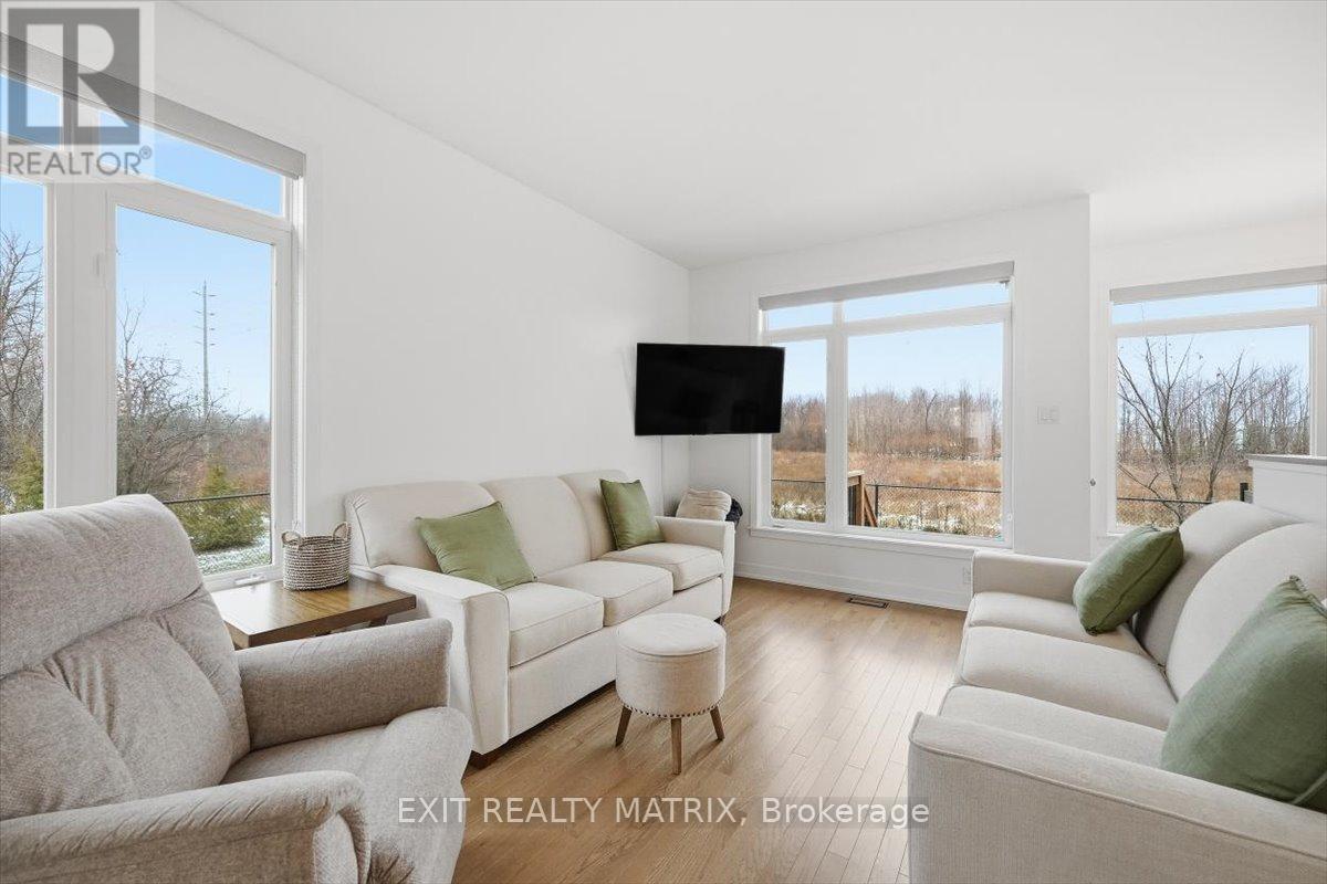 641 Putney Crescent, Ottawa, Ontario  K2S 2N7 - Photo 12 - X12559120