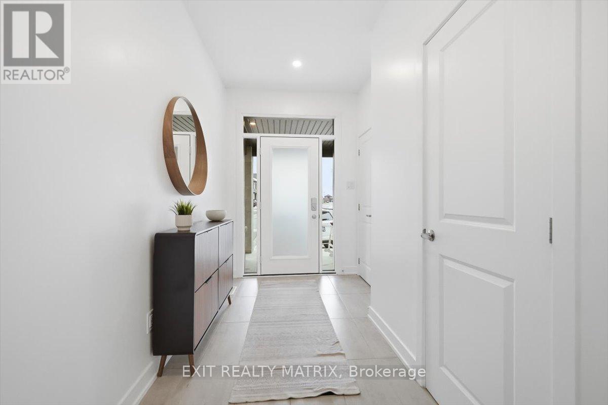 641 Putney Crescent, Ottawa, Ontario  K2S 2N7 - Photo 6 - X12559120