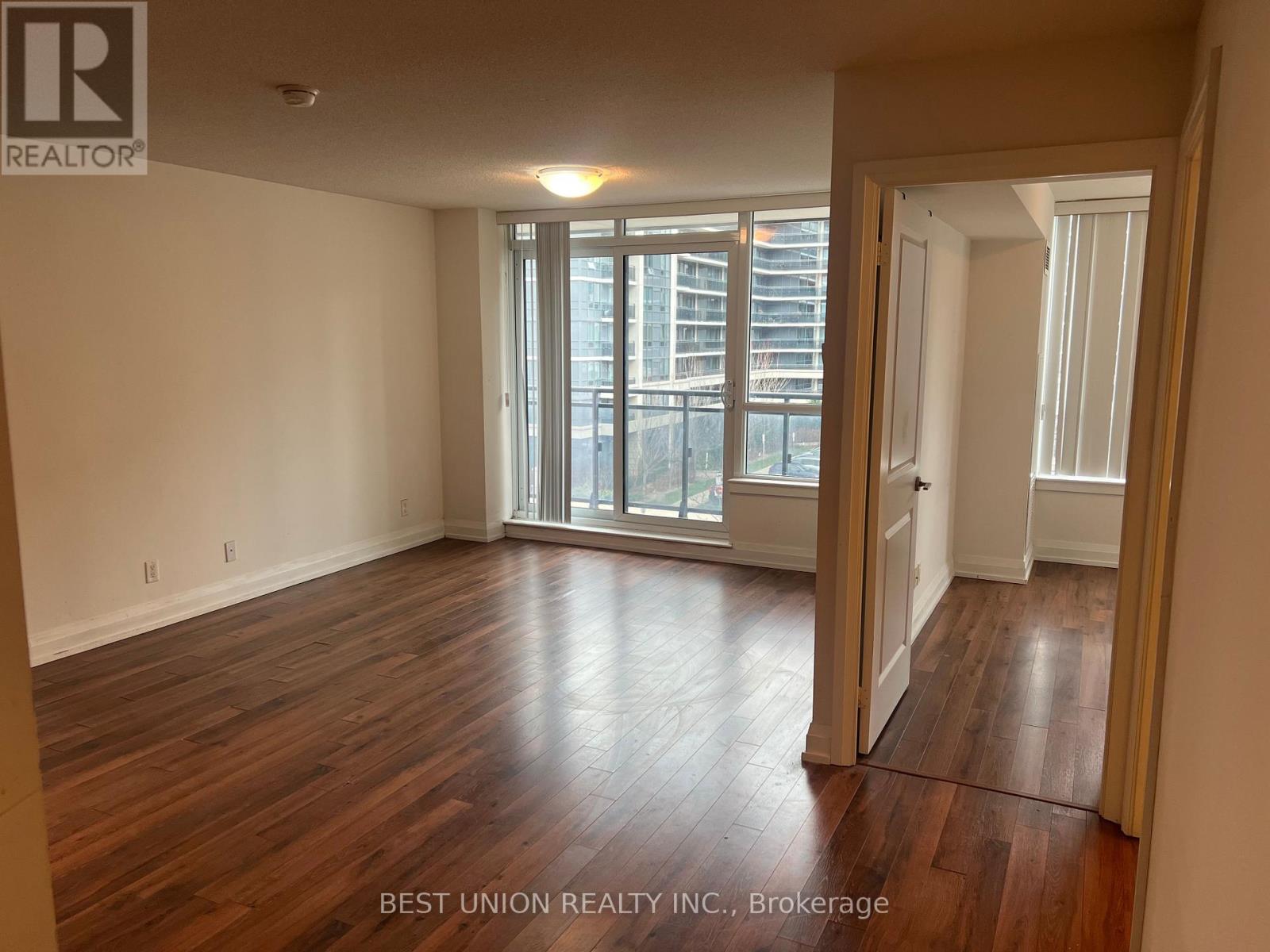 523 - 370 Highway 7 Avenue E, Richmond Hill (Doncrest), Ontario  L4B 1A7 - Photo 5 - N12580488