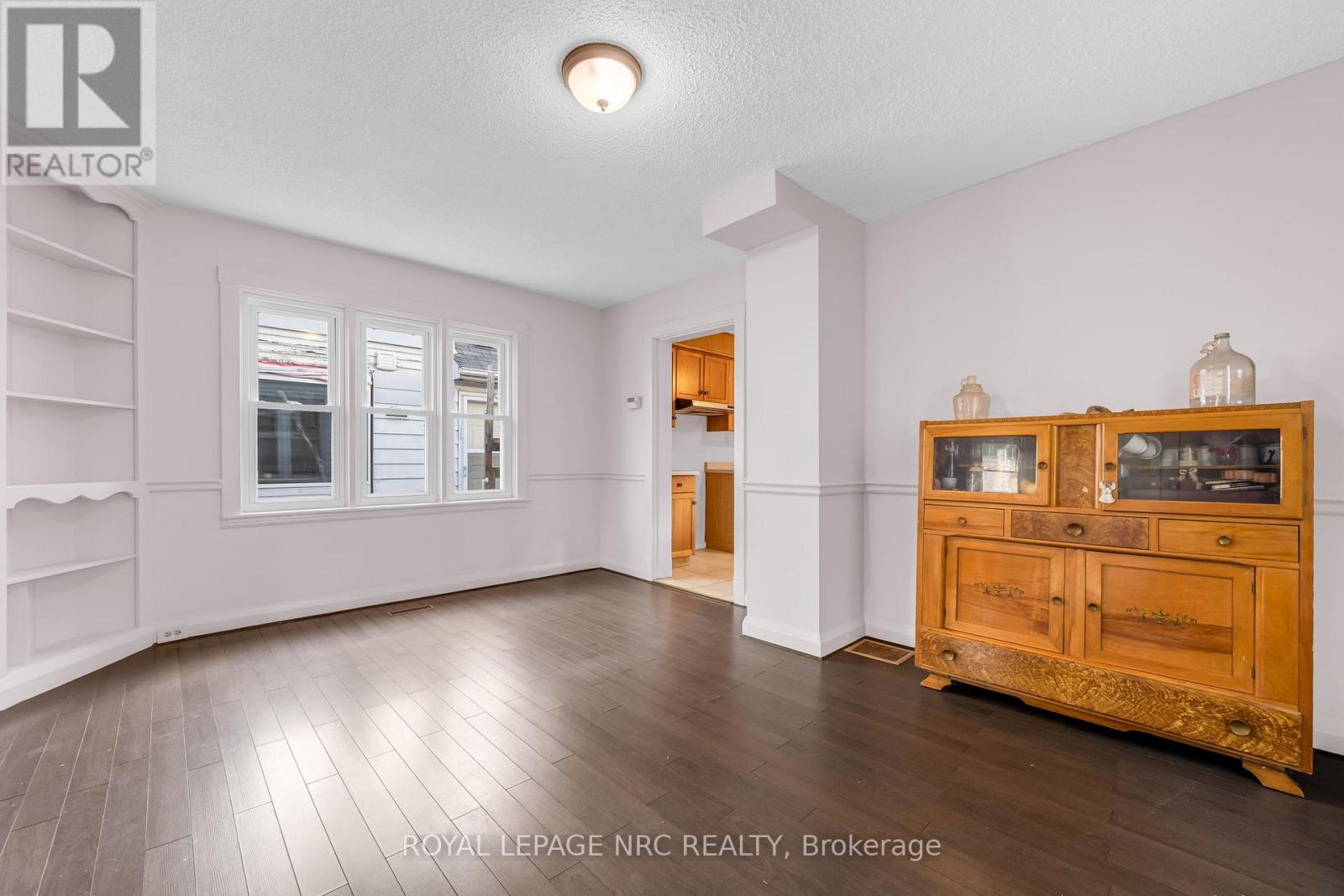 36 Elizabeth Street, St. Catharines, Ontario  L2R 2L4 - Photo 10 - X12588516