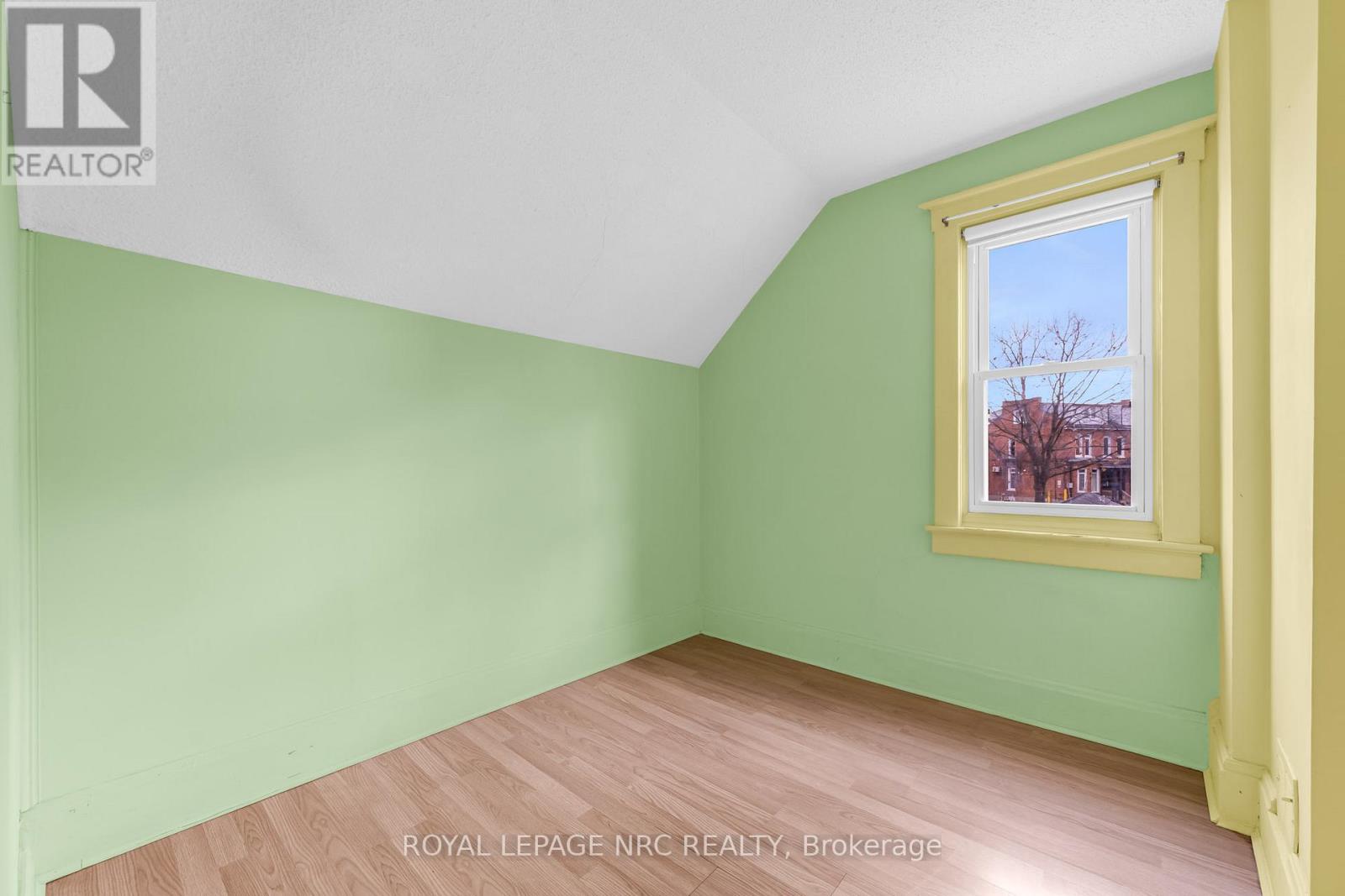 36 Elizabeth Street, St. Catharines, Ontario  L2R 2L4 - Photo 14 - X12588516