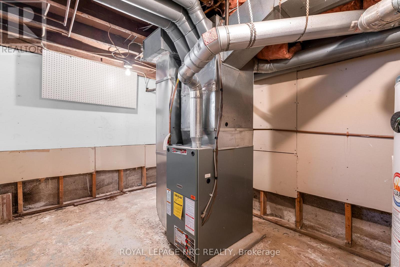 36 Elizabeth Street, St. Catharines, Ontario  L2R 2L4 - Photo 25 - X12588516