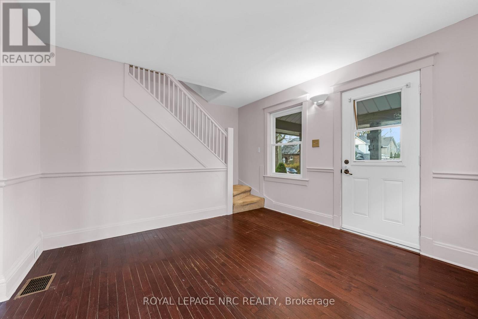 36 Elizabeth Street, St. Catharines, Ontario  L2R 2L4 - Photo 6 - X12588516