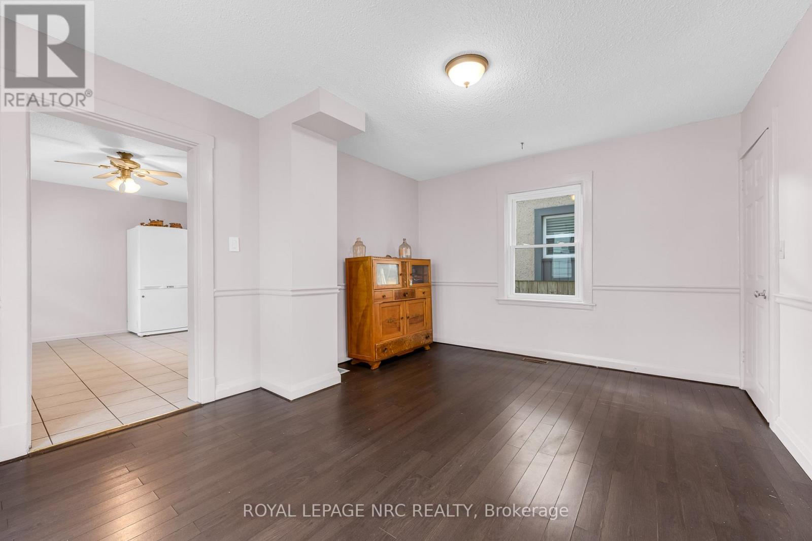 36 Elizabeth Street, St. Catharines, Ontario  L2R 2L4 - Photo 8 - X12588516