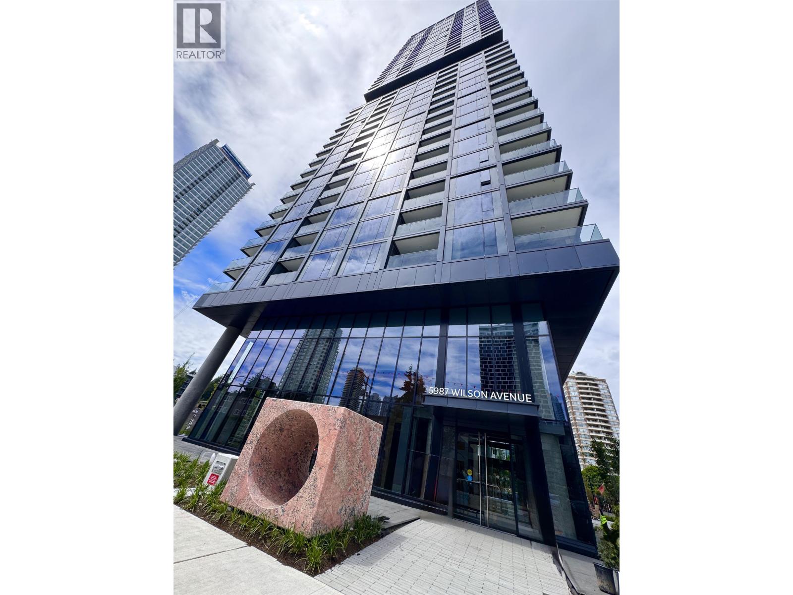 607 5987 WILSON AVENUE, Burnaby, British Columbia