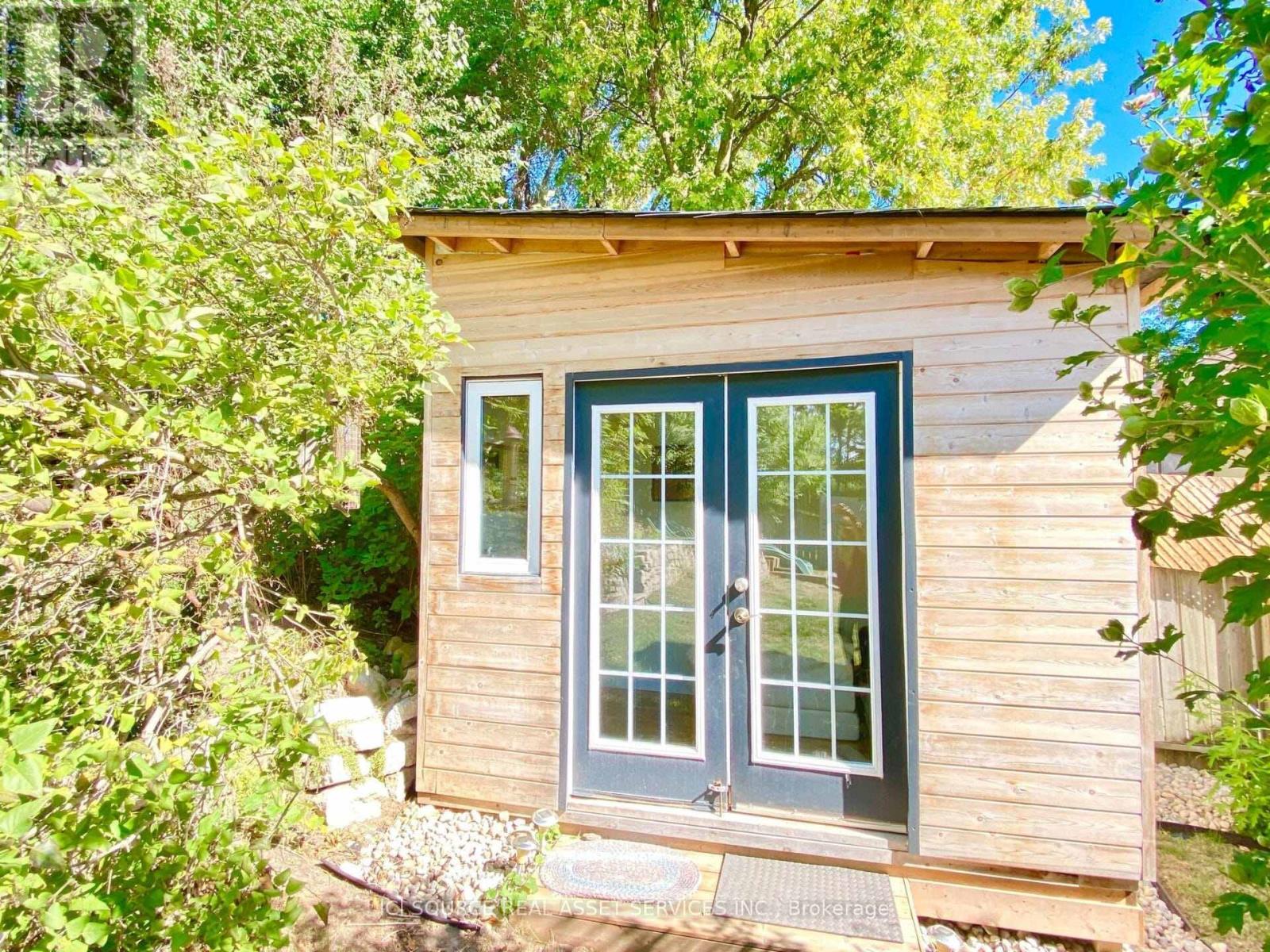 21 Woodridge Drive, Guelph, Ontario  N1H 7E3 - Photo 23 - X12575604