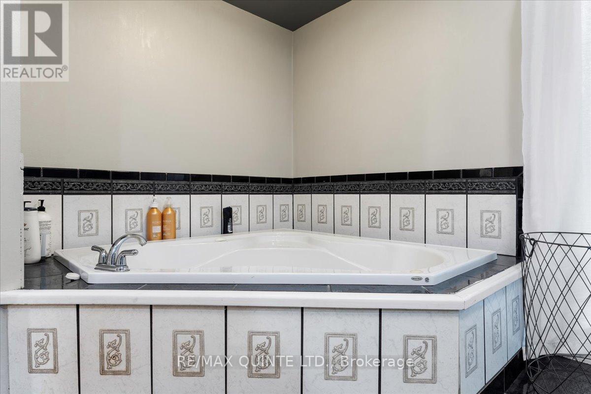 31 Ridge Road, Prince Edward County, Ontario  K0K 2T0 - Photo 24 - X9398578