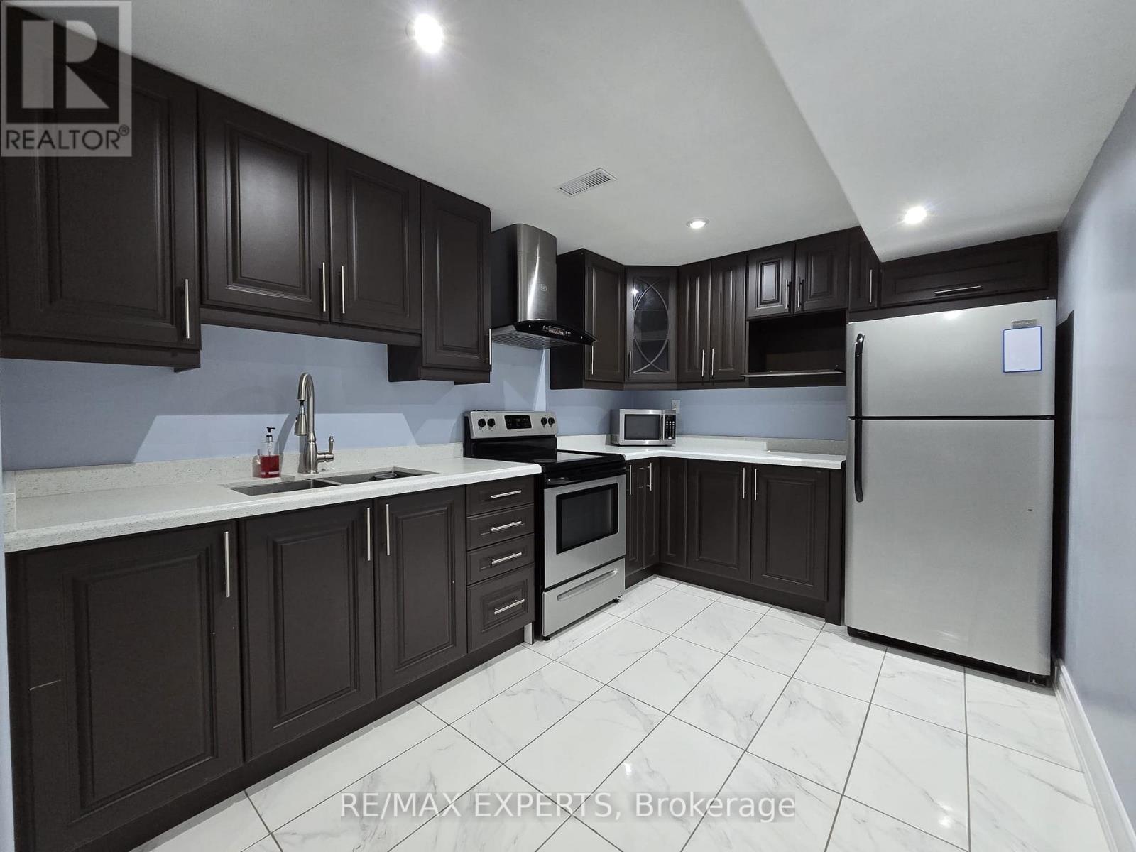 46 Gwillimbury Drive, Bradford West Gwillimbury, Ontario  L3Z 0A8 - Photo 10 - N12588492