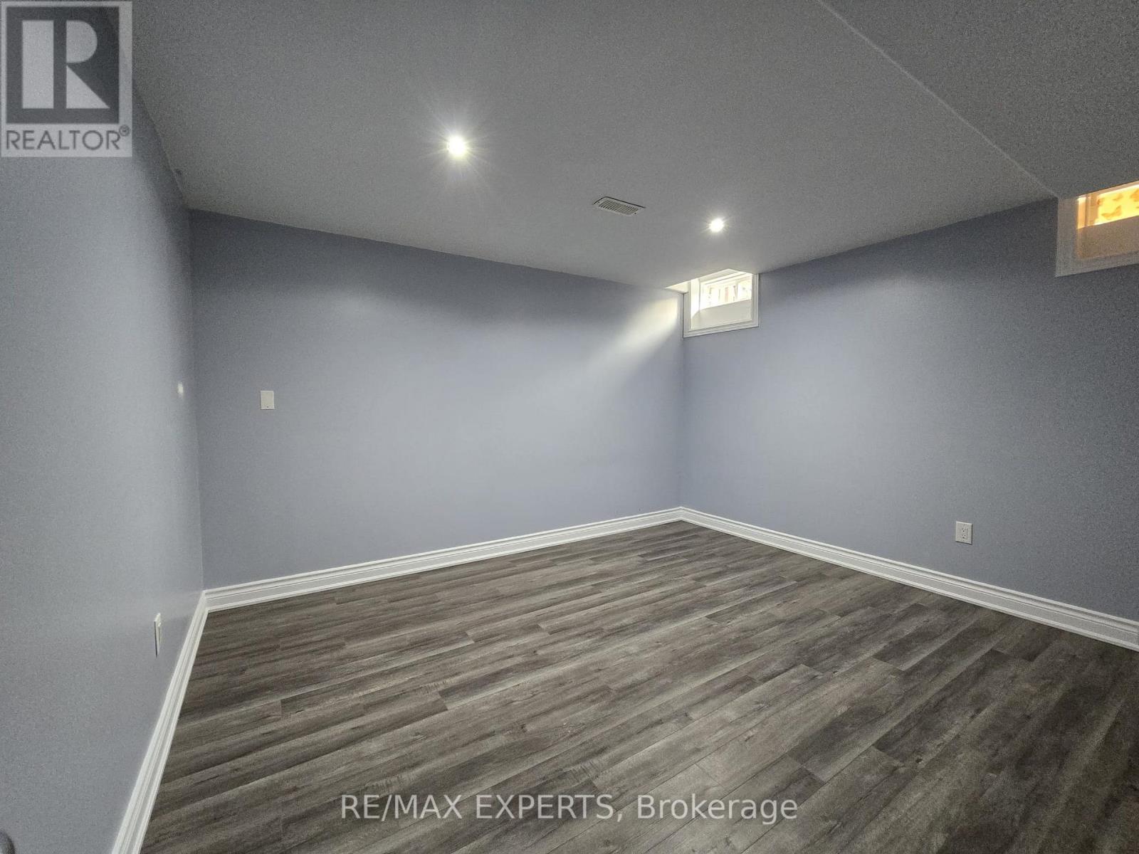 46 Gwillimbury Drive, Bradford West Gwillimbury, Ontario  L3Z 0A8 - Photo 2 - N12588492