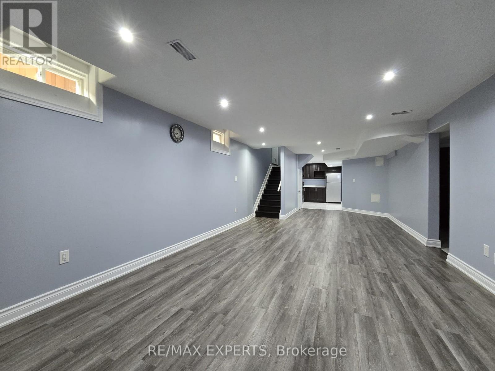 46 Gwillimbury Drive, Bradford West Gwillimbury, Ontario  L3Z 0A8 - Photo 4 - N12588492