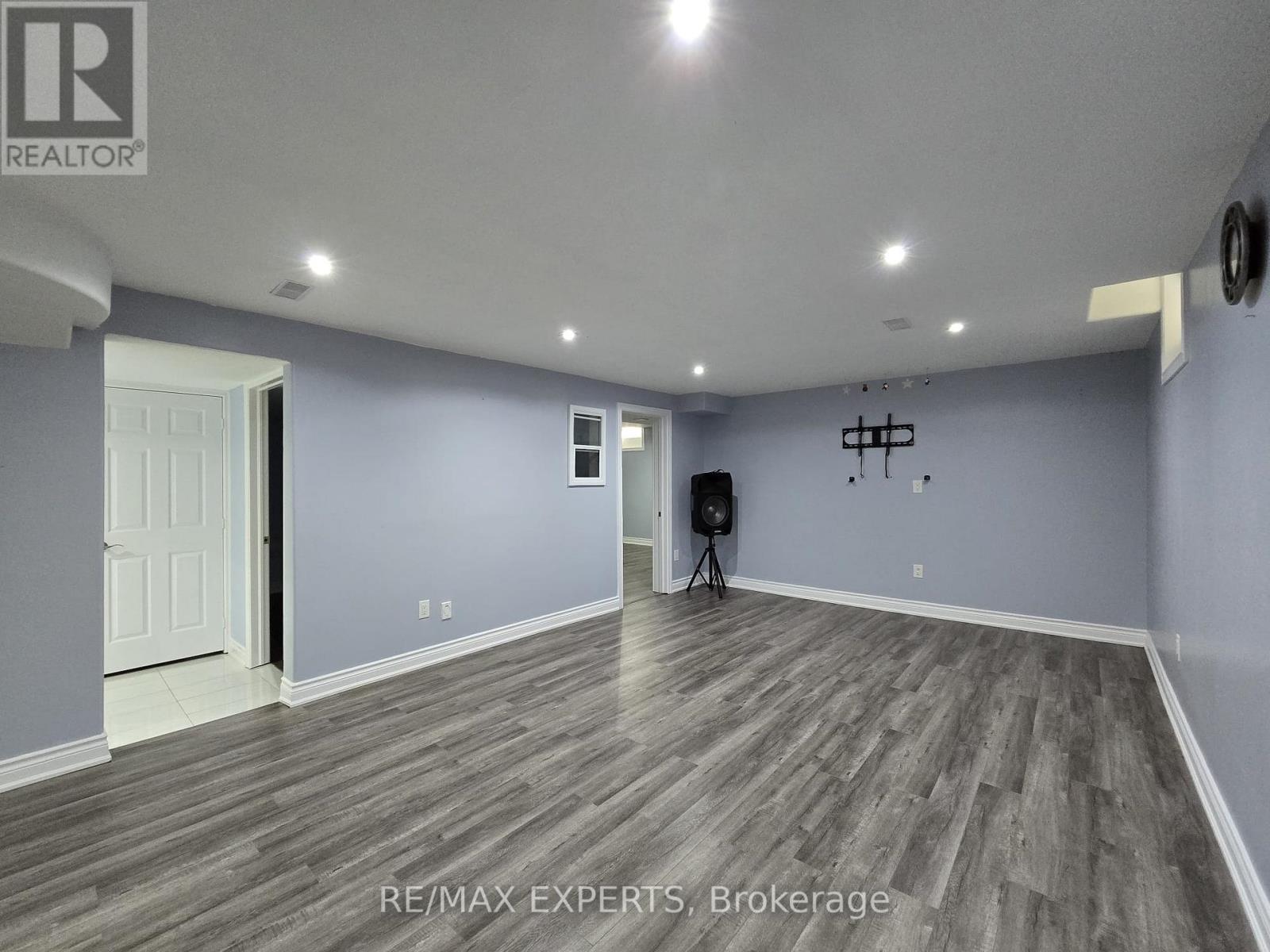 46 Gwillimbury Drive, Bradford West Gwillimbury, Ontario  L3Z 0A8 - Photo 7 - N12588492