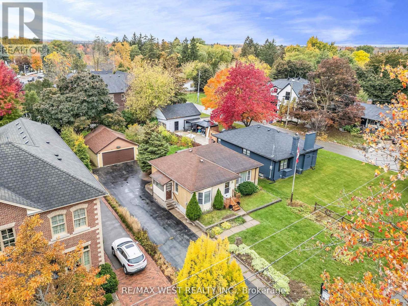 90 Napier Street, Vaughan, Ontario  L0J 1C0 - Photo 2 - N12588510