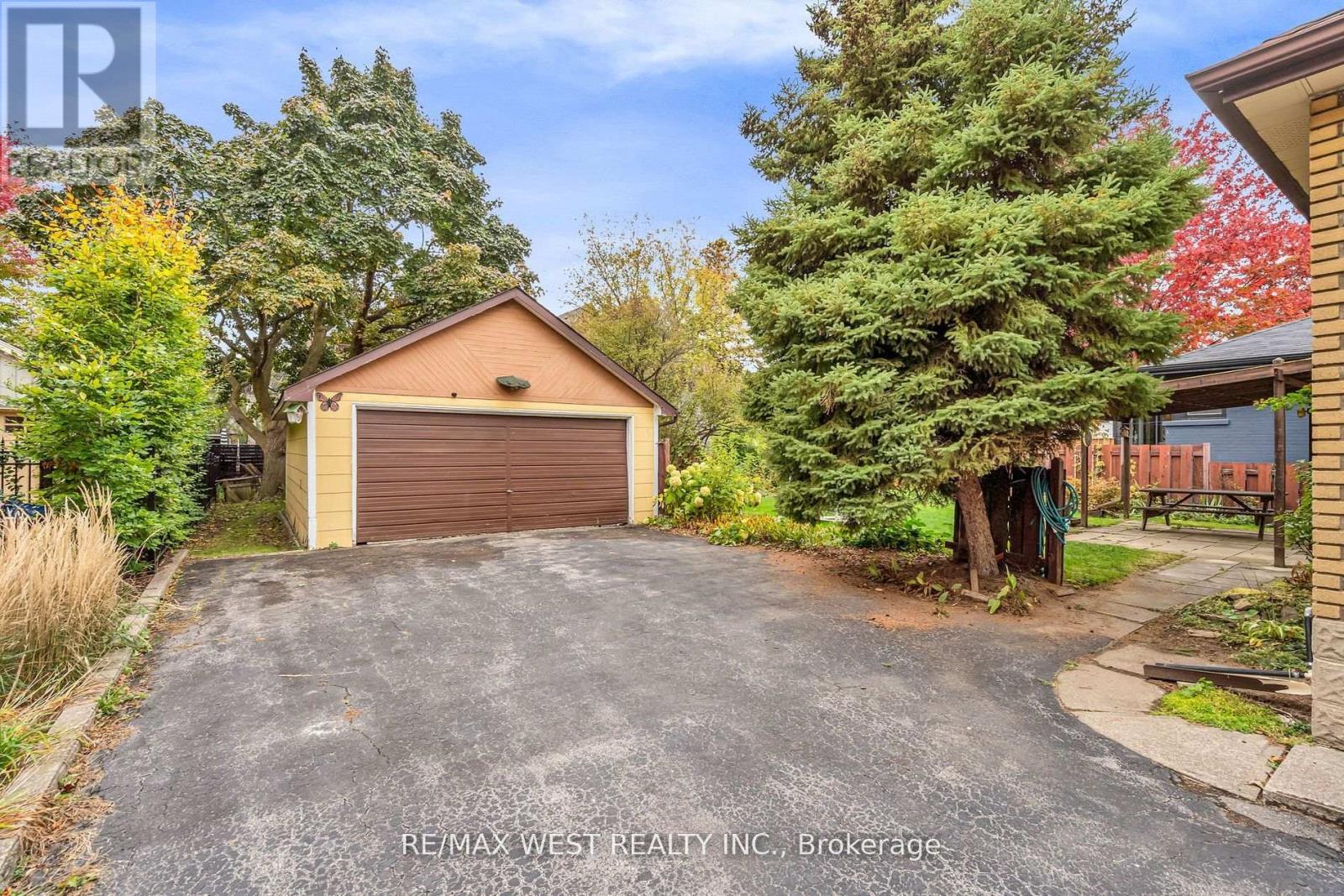 90 Napier Street, Vaughan, Ontario  L0J 1C0 - Photo 3 - N12588510