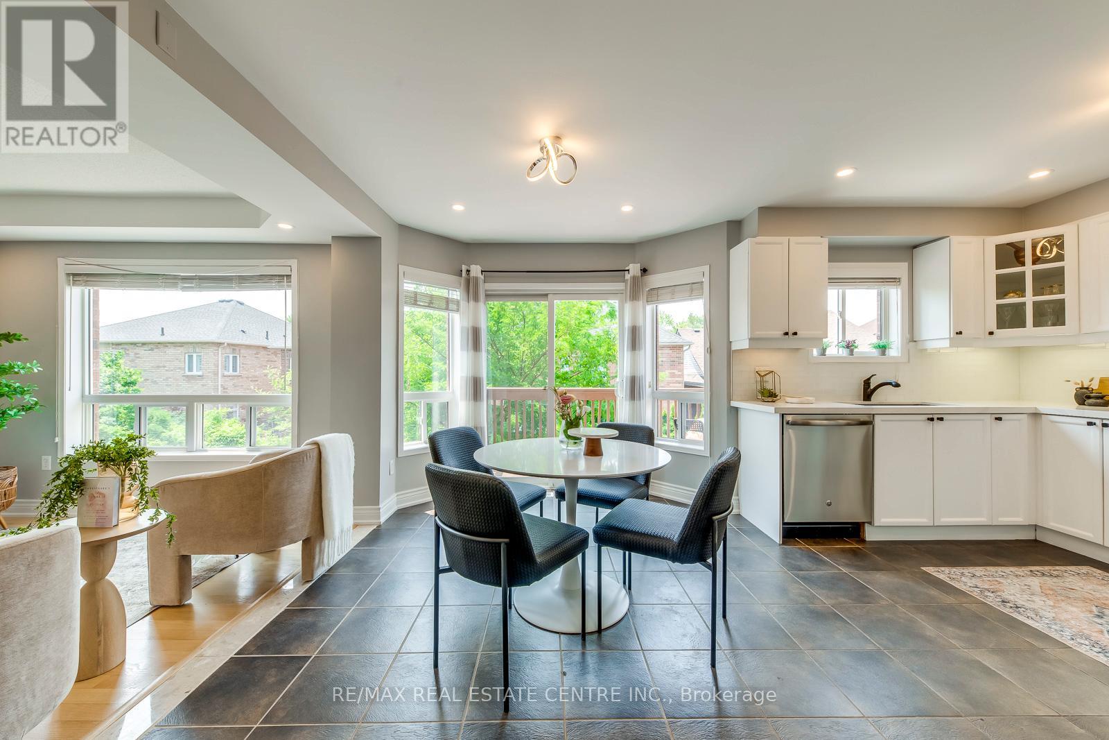 5360 Cachet Crescent, Burlington, Ontario  L7L 7N6 - Photo 12 - W12482097