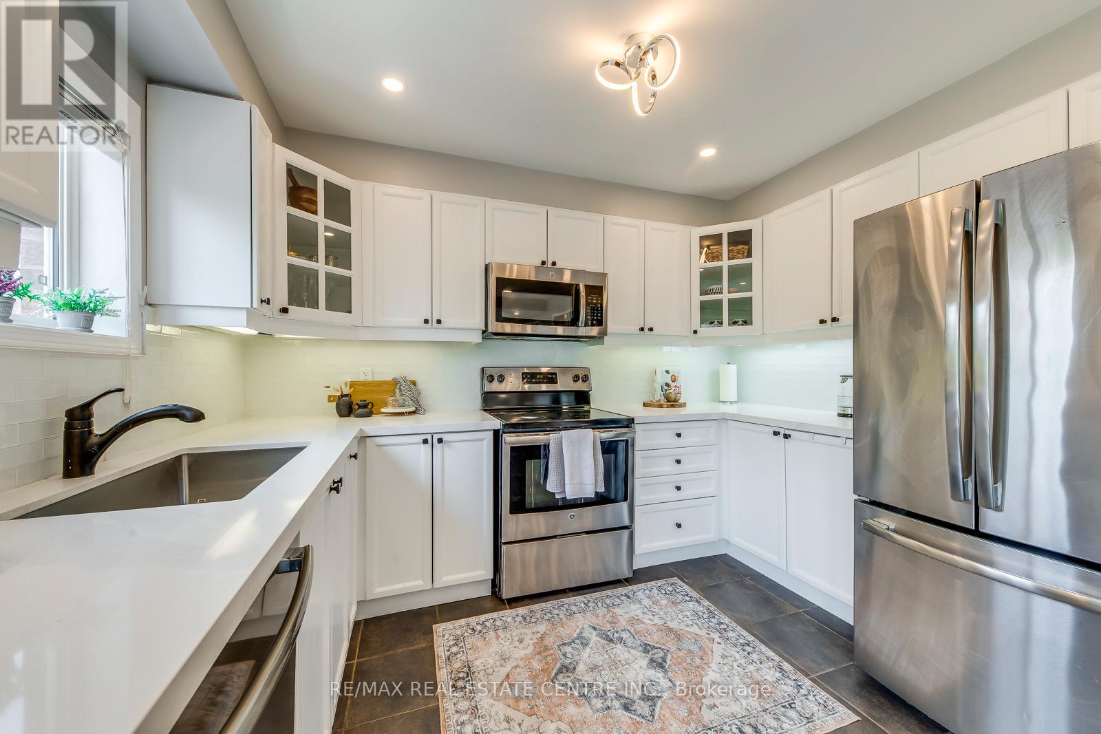 5360 Cachet Crescent, Burlington, Ontario  L7L 7N6 - Photo 14 - W12482097