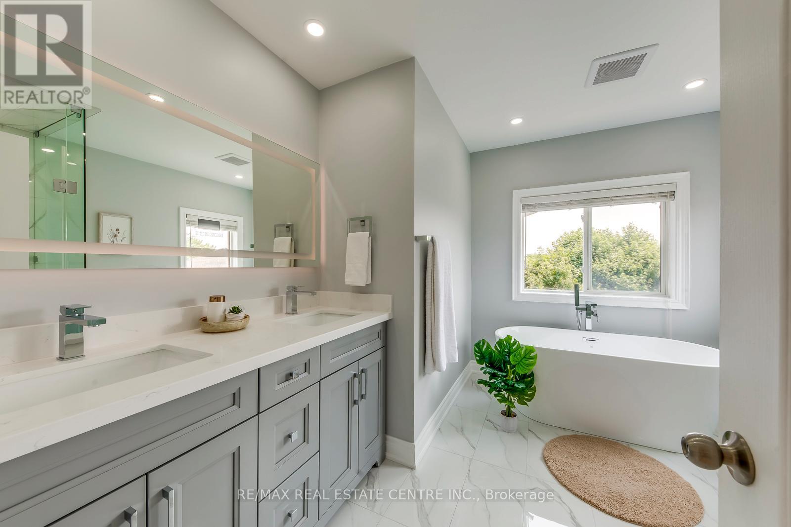 5360 Cachet Crescent, Burlington, Ontario  L7L 7N6 - Photo 22 - W12482097