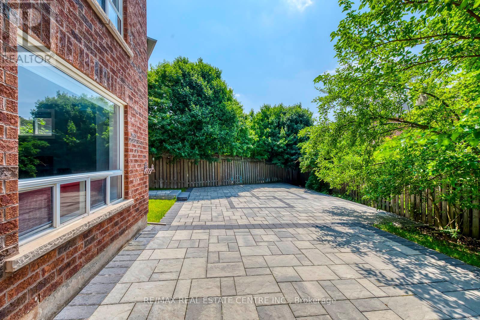 5360 Cachet Crescent, Burlington, Ontario  L7L 7N6 - Photo 39 - W12482097