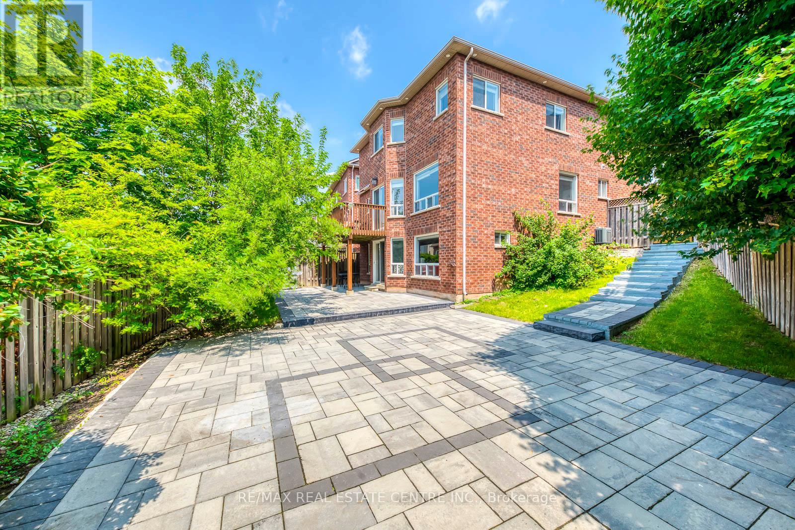 5360 Cachet Crescent, Burlington, Ontario  L7L 7N6 - Photo 40 - W12482097