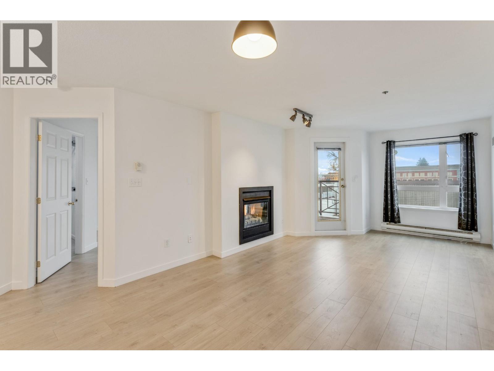 307 2335 Whyte Avenue, Port Coquitlam, British Columbia V3C 2A3 - Photo 1 - R3069048