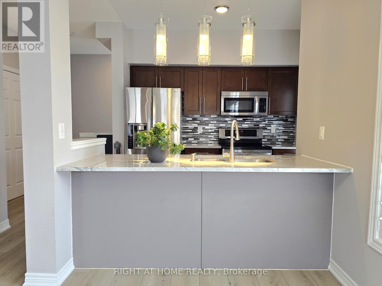 96 - 1401 Plains Road E, Burlington, Ontario  L7R 0C2 - Photo 11 - W12588500