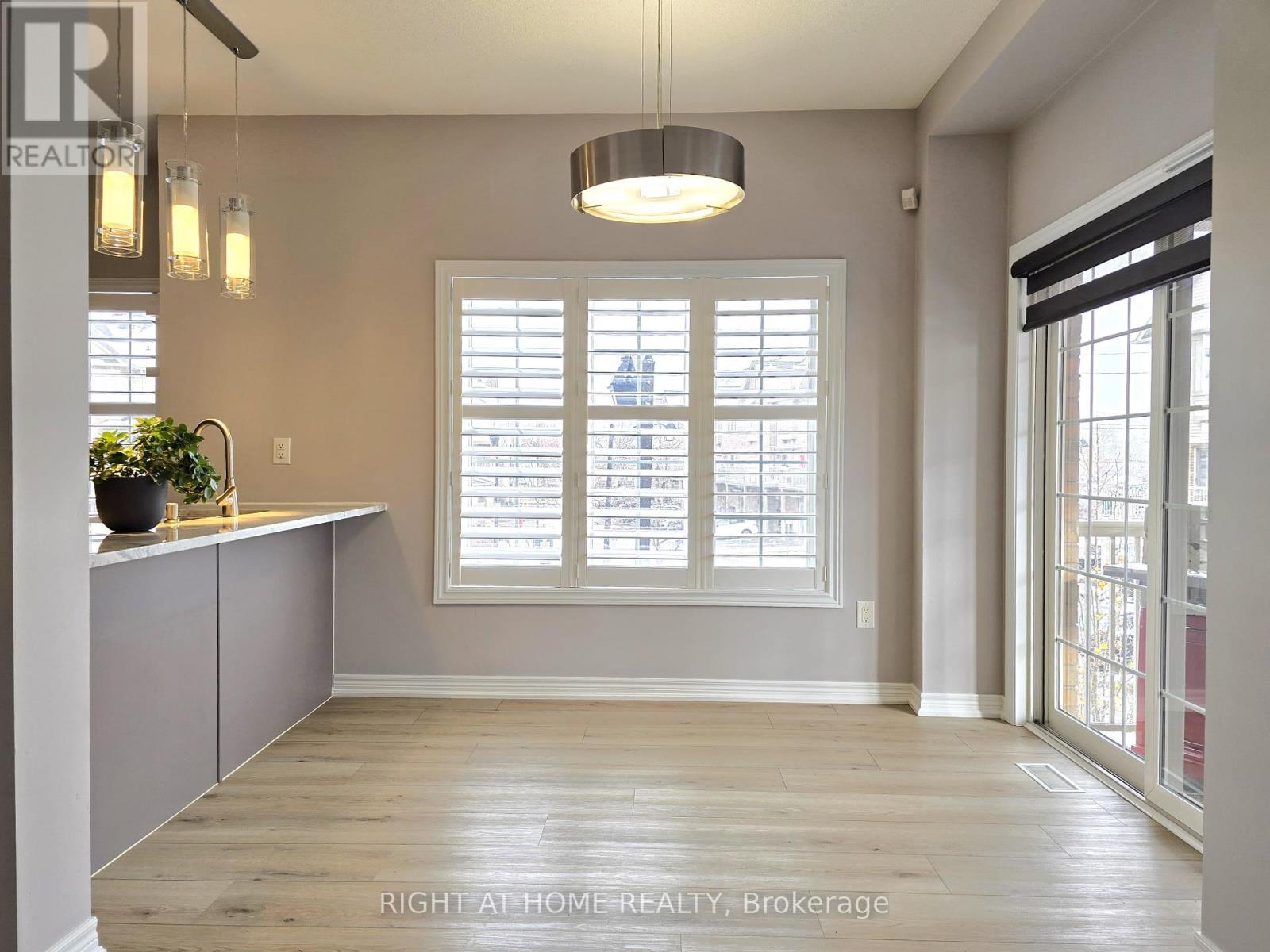 96 - 1401 Plains Road E, Burlington, Ontario  L7R 0C2 - Photo 12 - W12588500