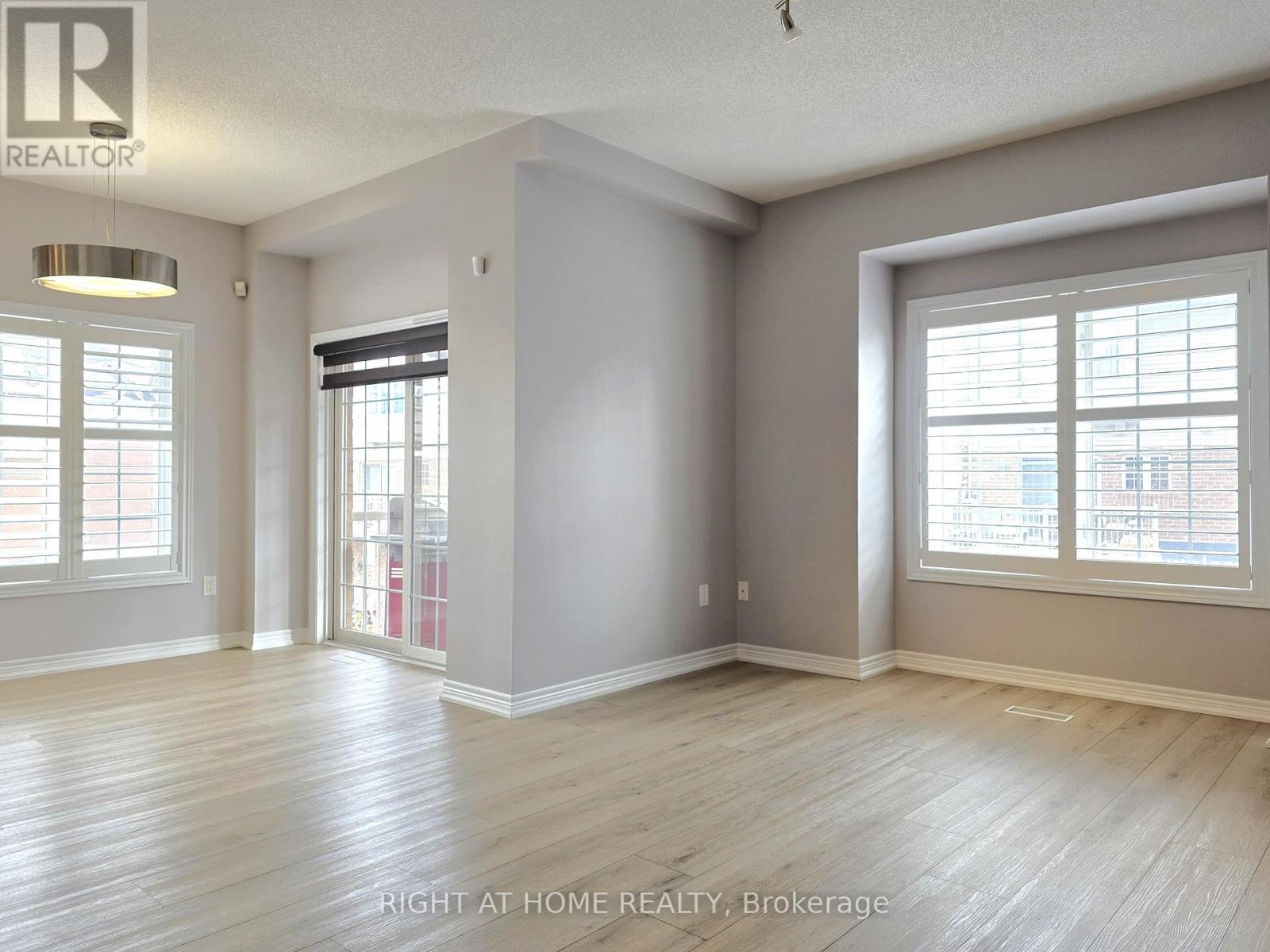 96 - 1401 Plains Road E, Burlington, Ontario  L7R 0C2 - Photo 13 - W12588500