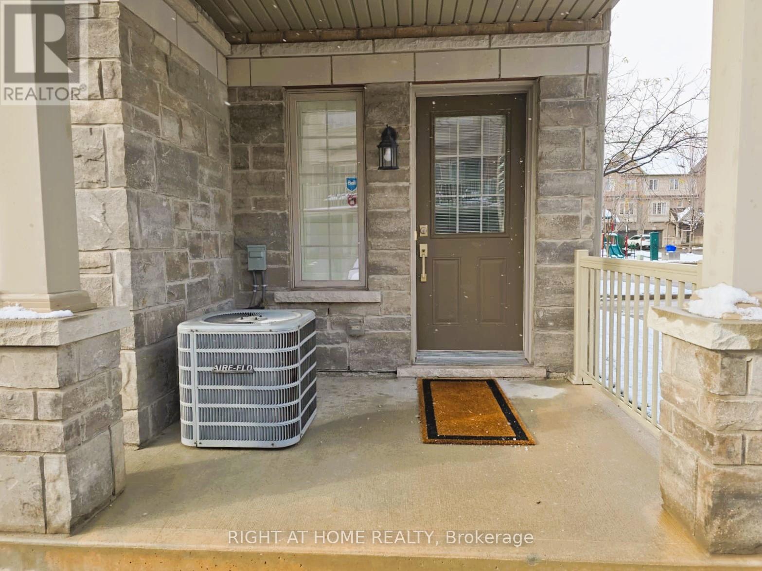 96 - 1401 Plains Road E, Burlington, Ontario  L7R 0C2 - Photo 4 - W12588500