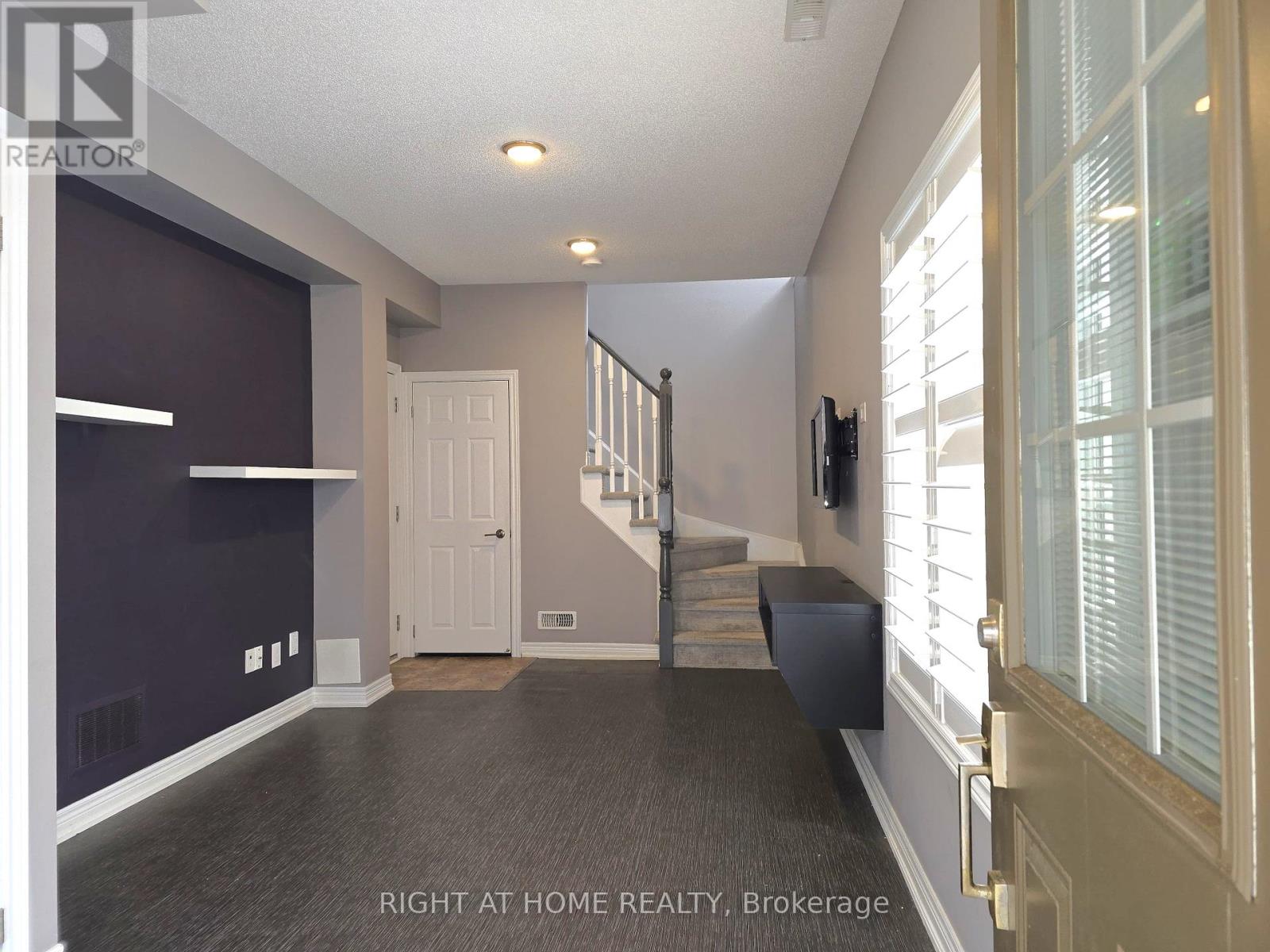 96 - 1401 Plains Road E, Burlington, Ontario  L7R 0C2 - Photo 5 - W12588500