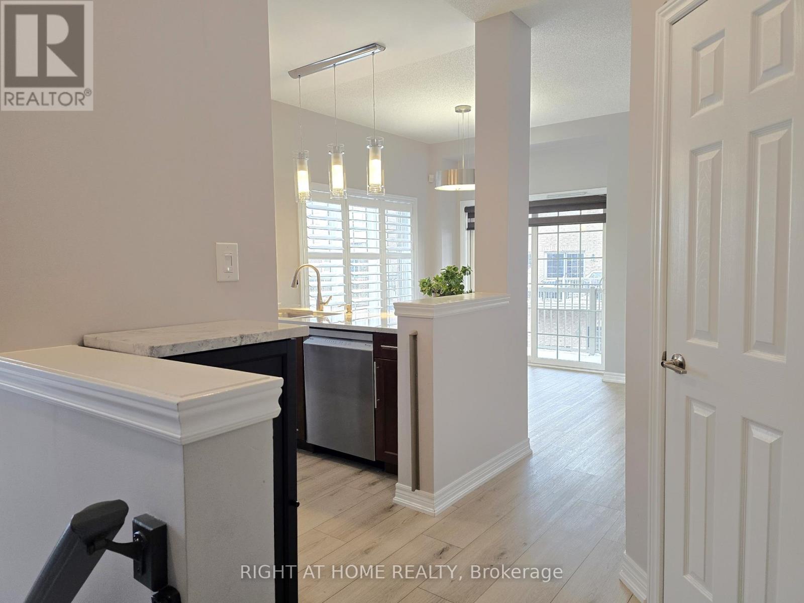 96 - 1401 Plains Road E, Burlington, Ontario  L7R 0C2 - Photo 7 - W12588500