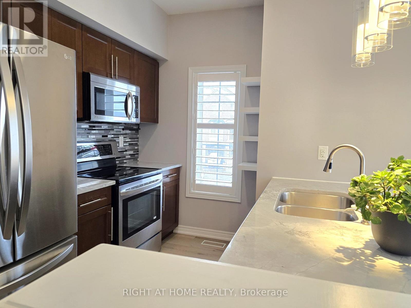 96 - 1401 Plains Road E, Burlington, Ontario  L7R 0C2 - Photo 9 - W12588500