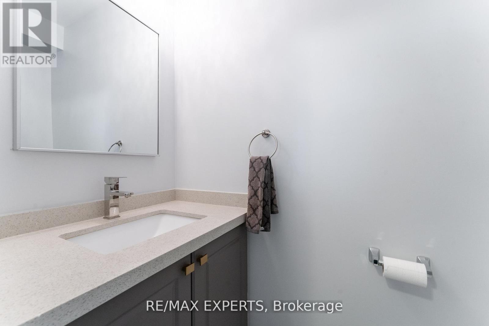 39 Softneedle Avenue, Brampton, Ontario  L6R 1K4 - Photo 11 - W12588502