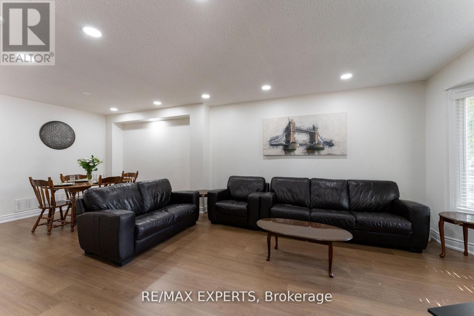 39 Softneedle Avenue, Brampton, Ontario  L6R 1K4 - Photo 4 - W12588502