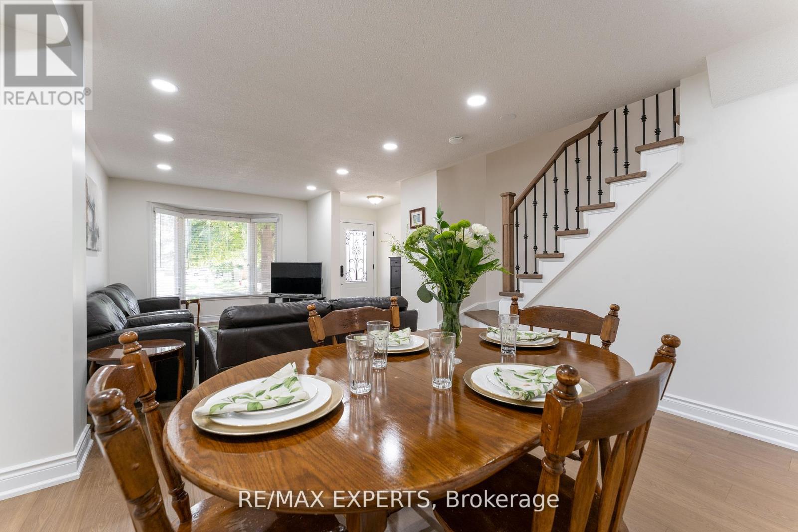 39 Softneedle Avenue, Brampton, Ontario  L6R 1K4 - Photo 6 - W12588502