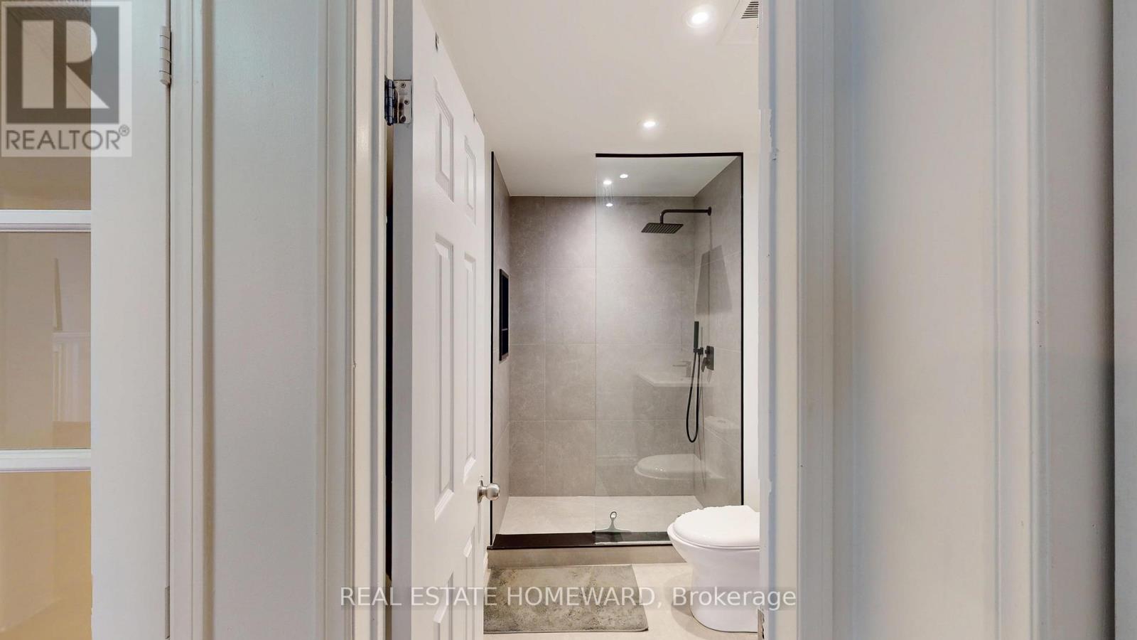 112 Benjamin Boake Trail, Toronto, Ontario  M3J 3C4 - Photo 7 - W12588504