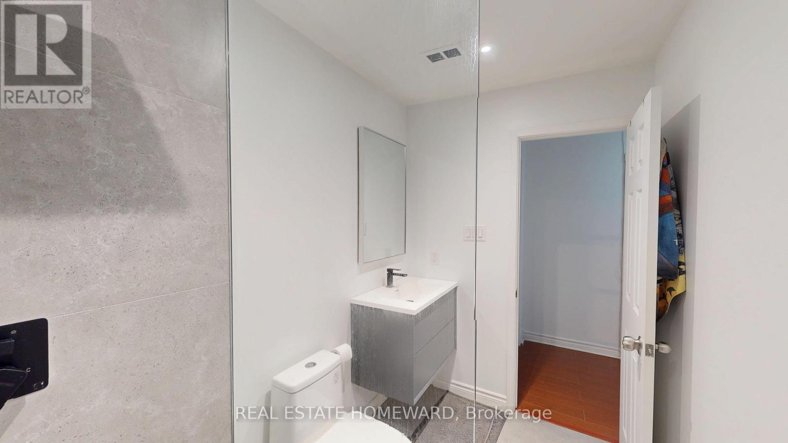 112 Benjamin Boake Trail, Toronto, Ontario  M3J 3C4 - Photo 8 - W12588504