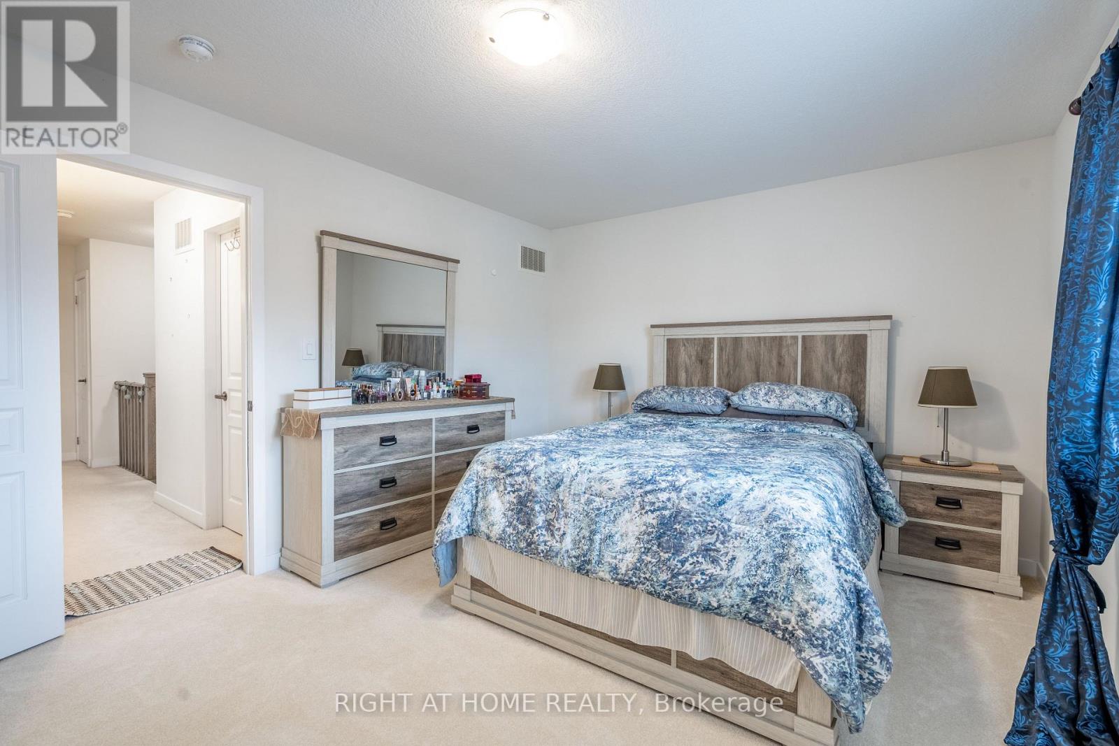 40 Hedges Crescent, Hamilton, Ontario  L8J 0K8 - Photo 14 - X12588494