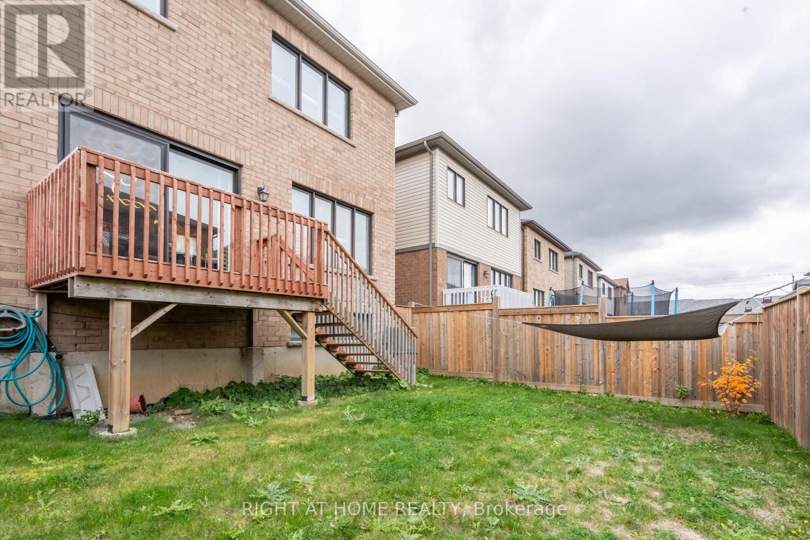 40 Hedges Crescent, Hamilton, Ontario  L8J 0K8 - Photo 9 - X12588494